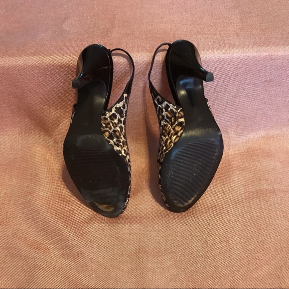 Leopard Print Pumps - Picture 5 of 6